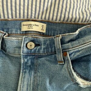 Abercrombie & Fitch Light Blue Denim Jeans- the mom high rise